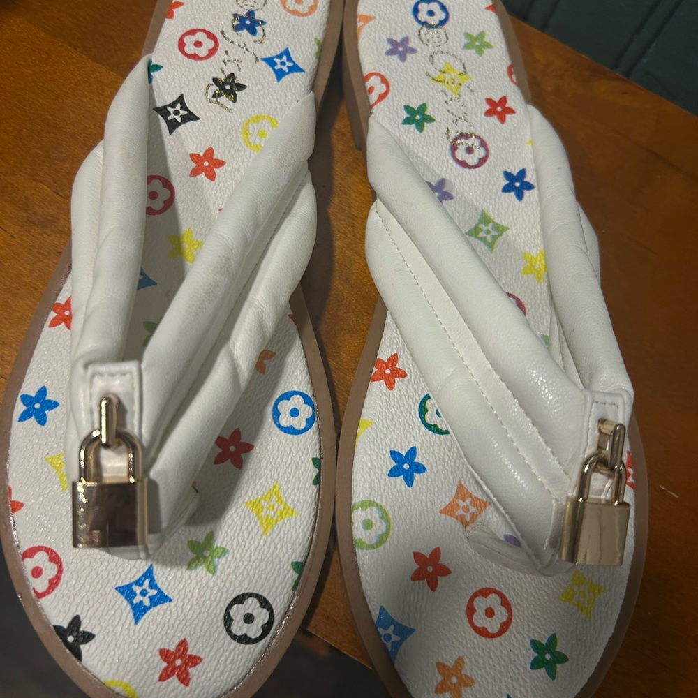 Sz 9 (40) LV like Patterned Sandals DHGate, comfy, excellent